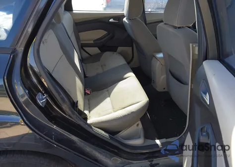 2014 Ford Focus Se z USA, uszkodzony, nr VIN 1FADP3F21EL172668